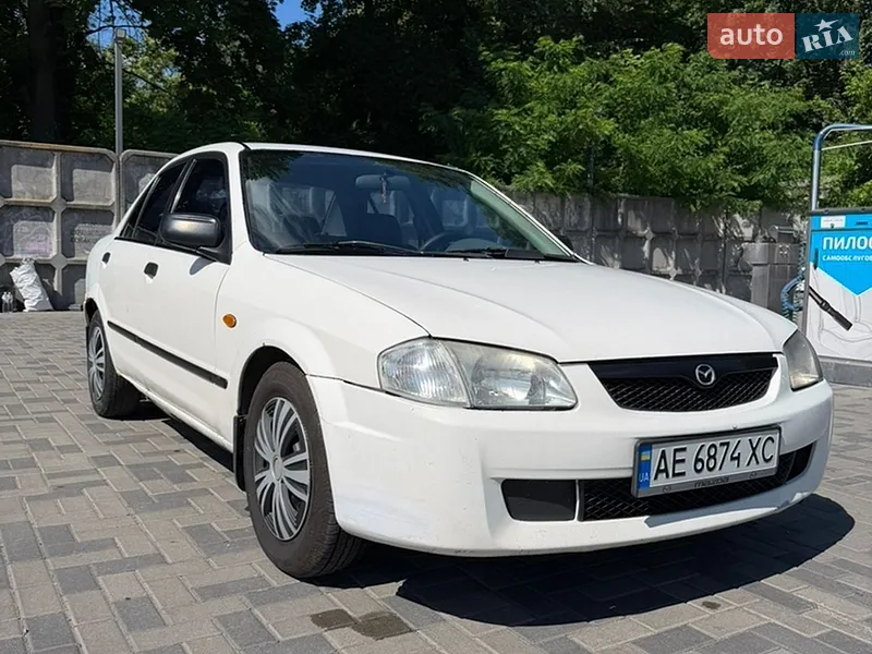 Mazda 323 1999