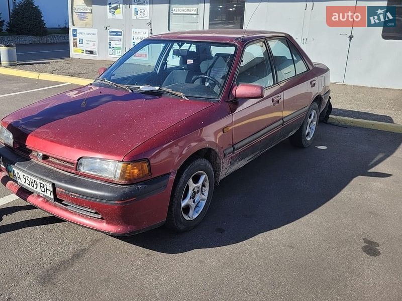Седан Mazda 323 1991 в Киеве