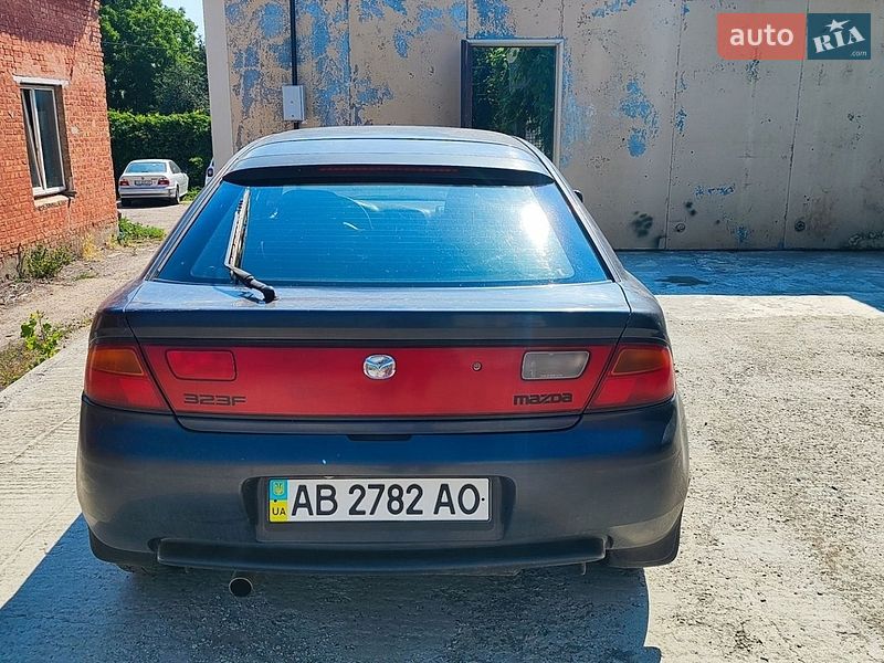 Хэтчбек Mazda 323 1998 в Умани