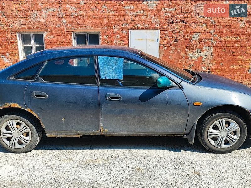 Хэтчбек Mazda 323 1998 в Умани