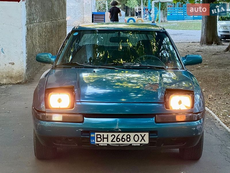 Хэтчбек Mazda 323 1992 в Одессе