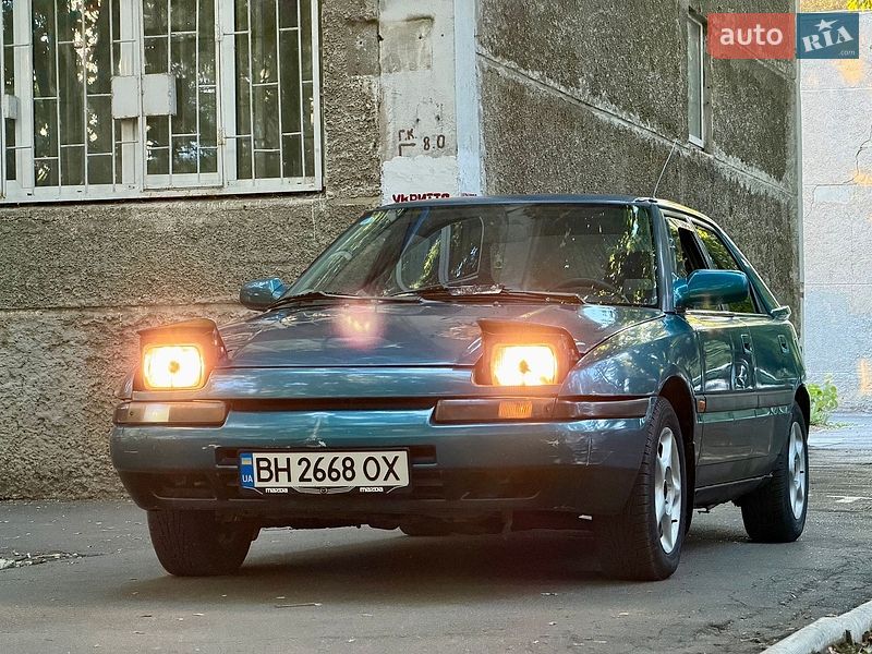 Хэтчбек Mazda 323 1992 в Одессе