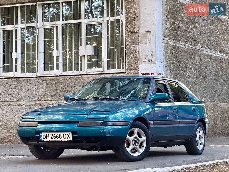 Хэтчбек Mazda 323 1992 в Одессе