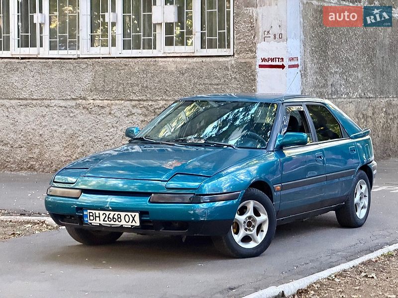 Хэтчбек Mazda 323 1992 в Одессе