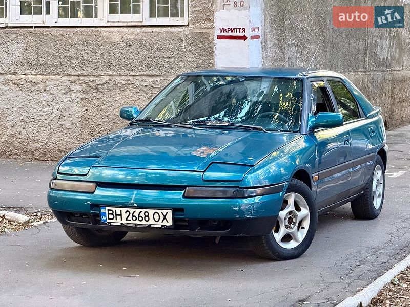 Хэтчбек Mazda 323 1992 в Одессе