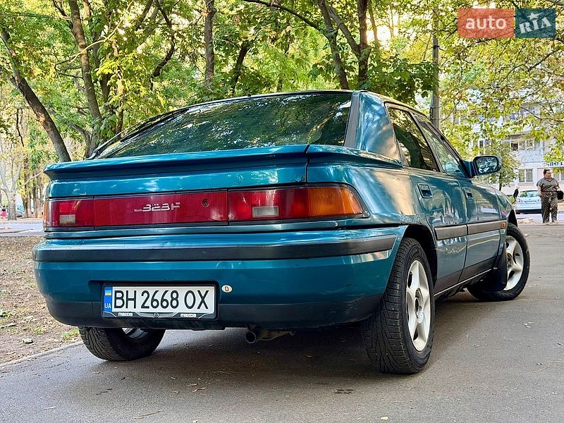 Хэтчбек Mazda 323 1992 в Одессе