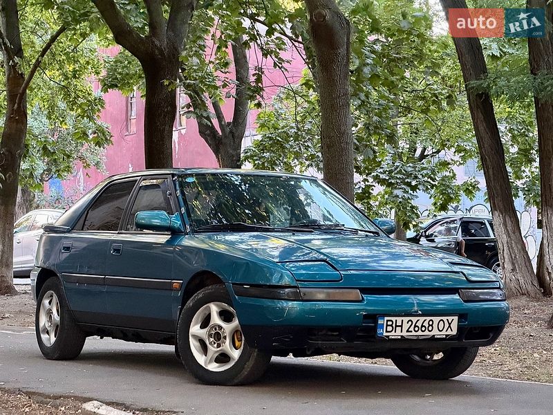 Хэтчбек Mazda 323 1992 в Одессе