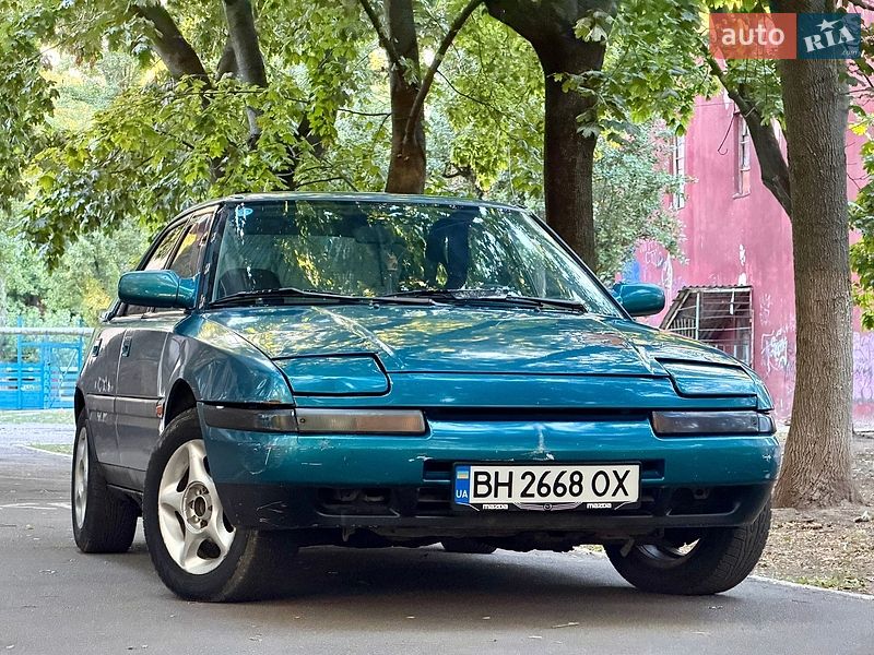 Хэтчбек Mazda 323 1992 в Одессе