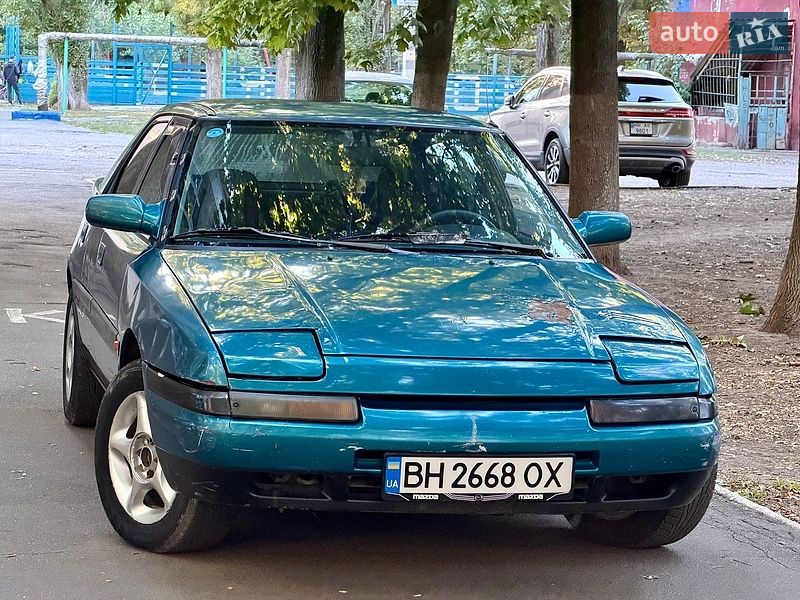 Хэтчбек Mazda 323 1992 в Одессе