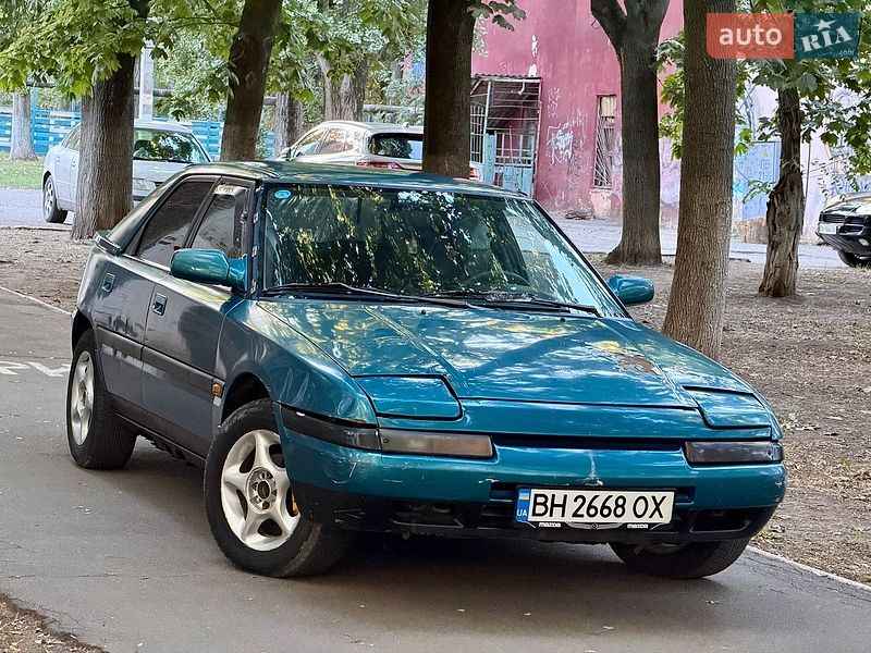 Хэтчбек Mazda 323 1992 в Одессе