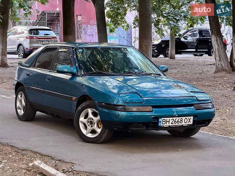 Хэтчбек Mazda 323 1992 в Одессе