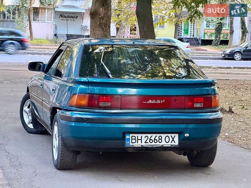 Хэтчбек Mazda 323 1992 в Одессе