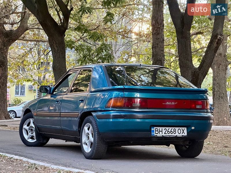 Хэтчбек Mazda 323 1992 в Одессе