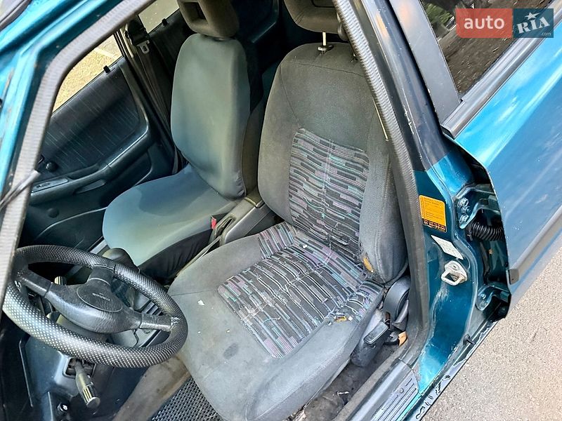 Хэтчбек Mazda 323 1992 в Одессе