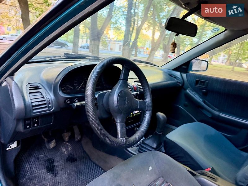 Хэтчбек Mazda 323 1992 в Одессе