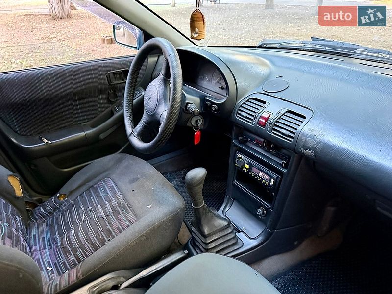Хэтчбек Mazda 323 1992 в Одессе