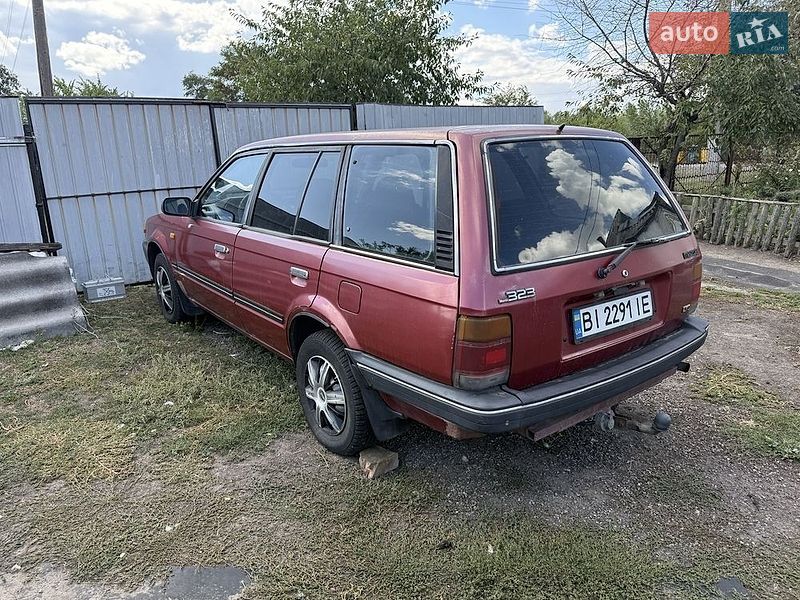 Універсал Mazda 323 1987 в Кременчуці