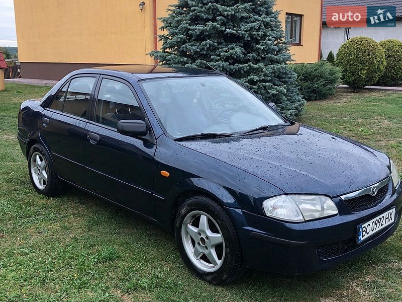 Седан Mazda 323 1998 в Яворове