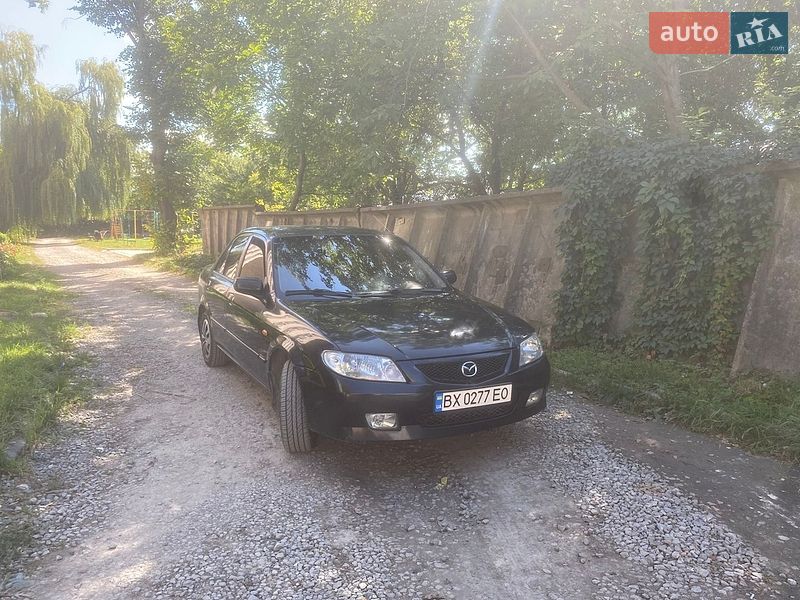 Седан Mazda 323 2003 в Каменец-Подольском