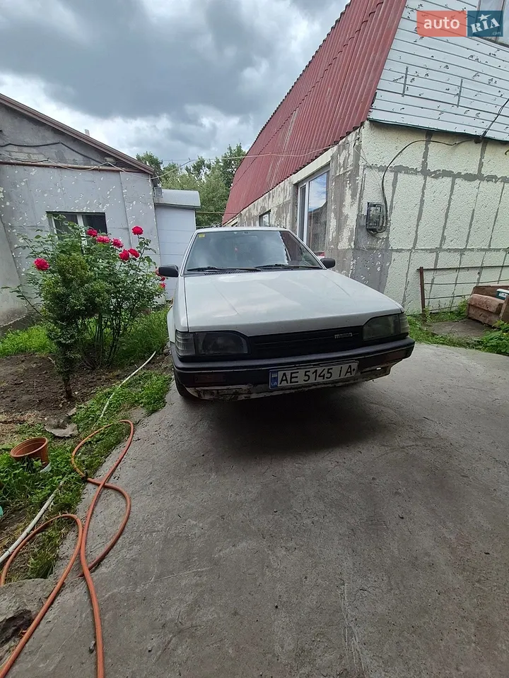Mazda 323 1988
