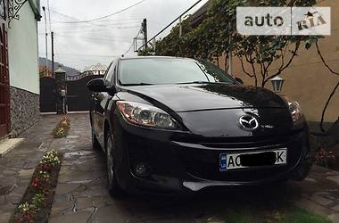 Седан Mazda 3 2011 в Ужгороде