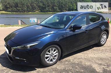 Седан Mazda 3 2016 в Чернигове