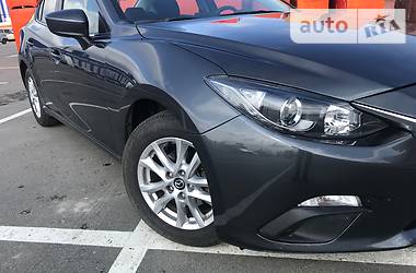 Седан Mazda 3 2016 в Киеве