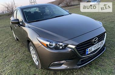 Седан Mazda 3 2017 в Дніпрі