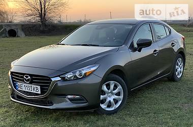 Седан Mazda 3 2017 в Дніпрі