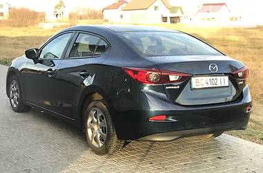 Седан Mazda 3 2015 в Яворові