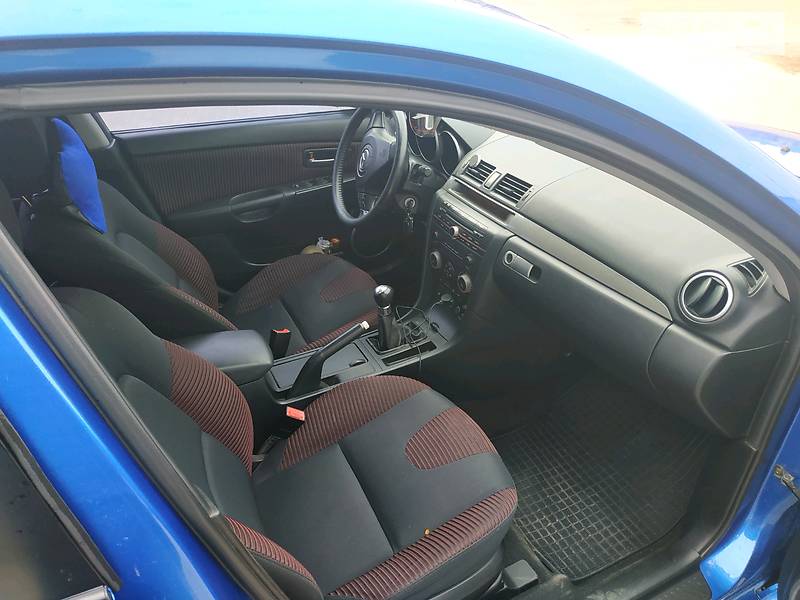 Седан Mazda 3 2006 в Богуславі