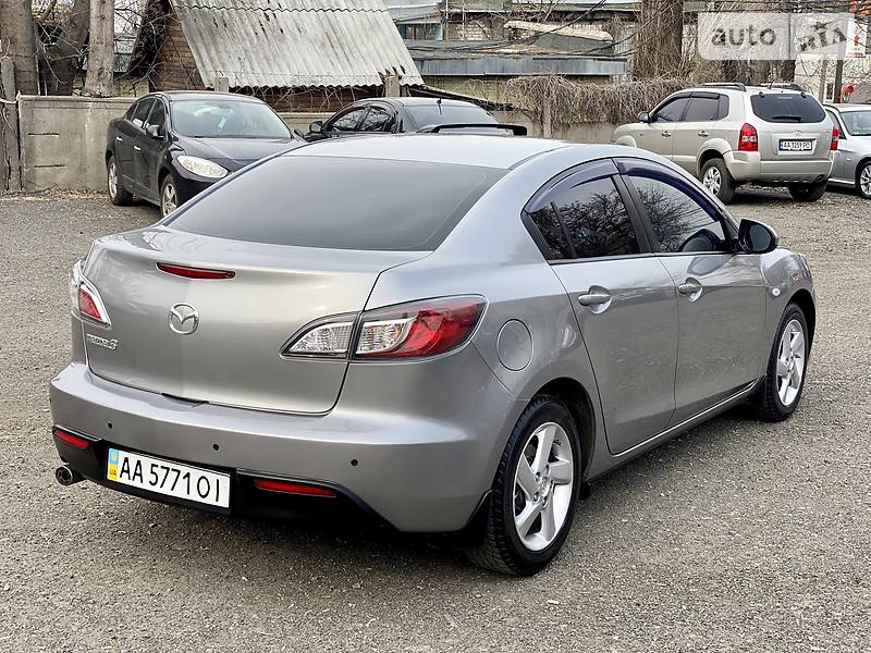 Седан Mazda 3 2011 в Киеве