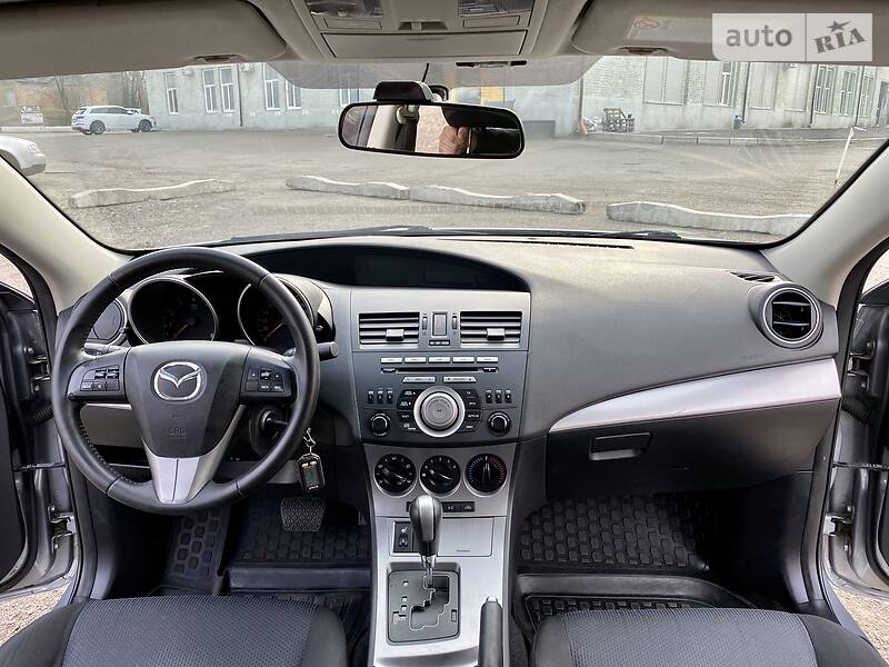Седан Mazda 3 2011 в Киеве