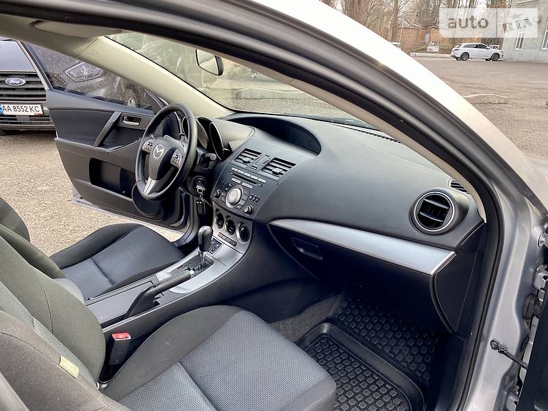 Седан Mazda 3 2011 в Киеве