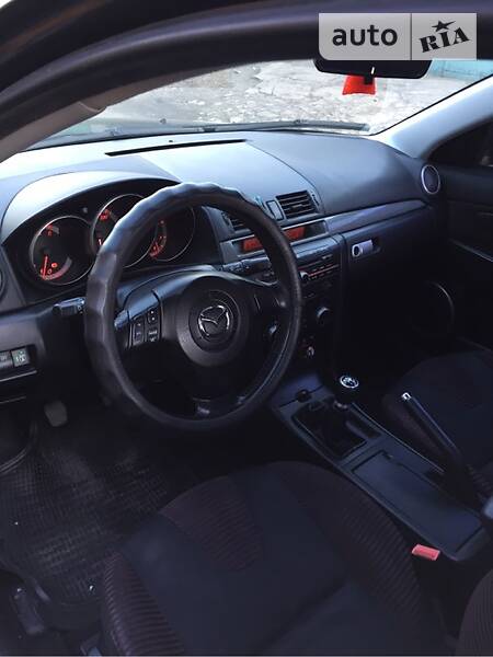 Седан Mazda 3 2004 в Запоріжжі