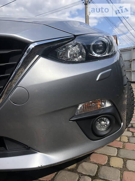 Седан Mazda 3 2015 в Киеве
