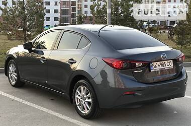 Седан Mazda 3 2016 в Ровно