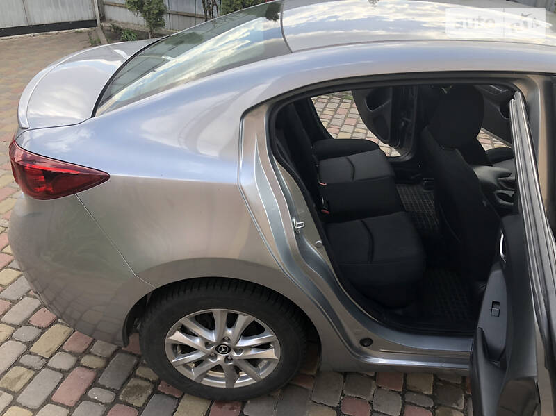 Седан Mazda 3 2015 в Киеве