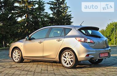 Хетчбек Mazda 3 2012 в 