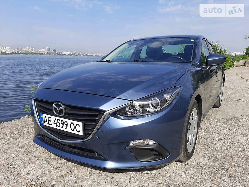 Седан Mazda 3 2016 в Дніпрі