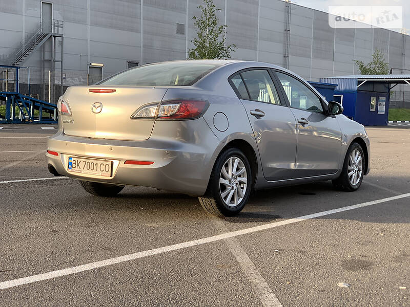 Седан Mazda 3 2011 в Рівному