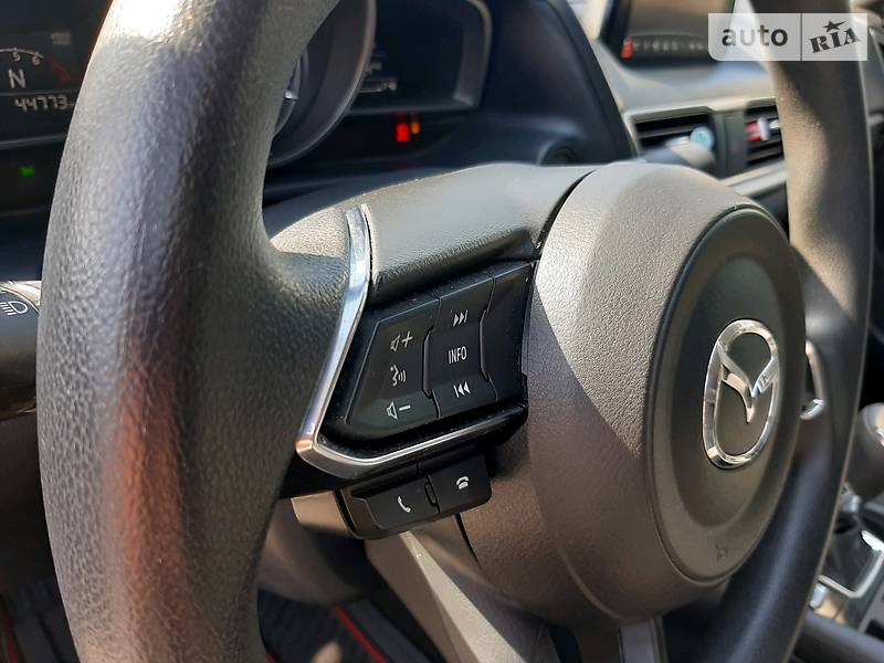 Седан Mazda 3 2017 в Дніпрі