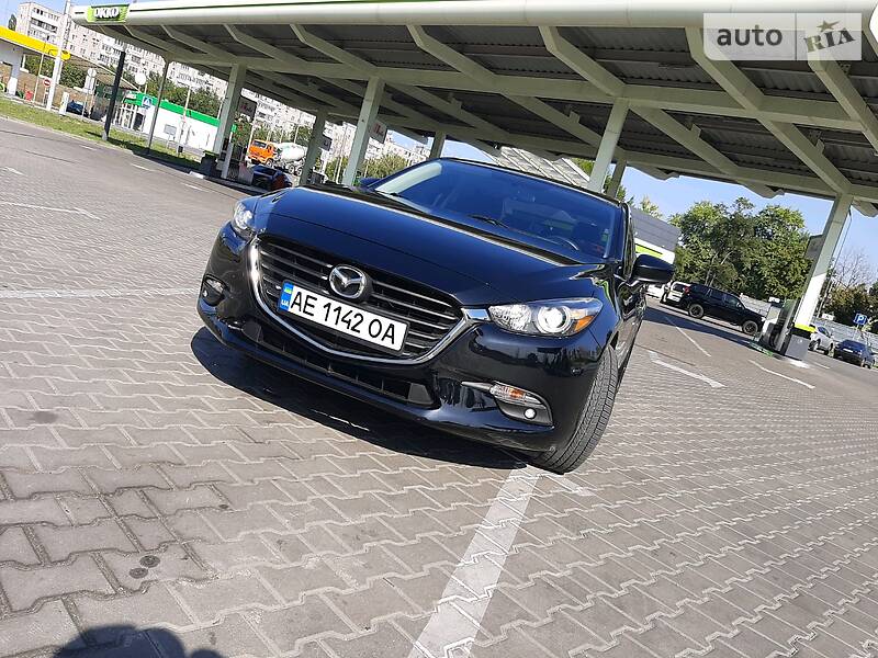 Седан Mazda 3 2017 в Дніпрі