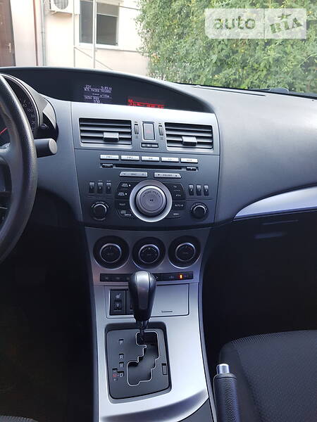 Седан Mazda 3 2011 в Запоріжжі