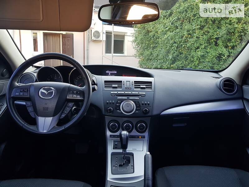 Седан Mazda 3 2011 в Запоріжжі