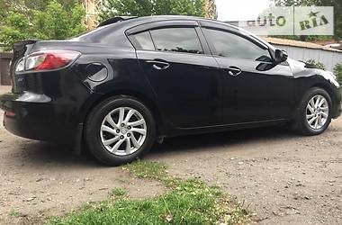 Седан Mazda 3 2012 в Днепре