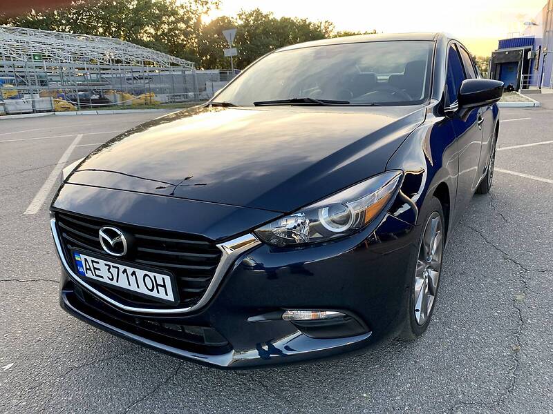 Седан Mazda 3 2017 в Дніпрі