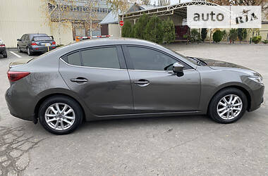 Седан Mazda 3 2016 в Кременчуці