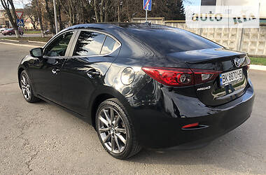 Седан Mazda 3 2018 в Ровно