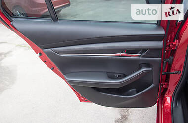 Седан Mazda 3 2018 в 
